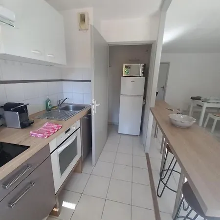 Superbe T2 Avec Parking Prive Apartment